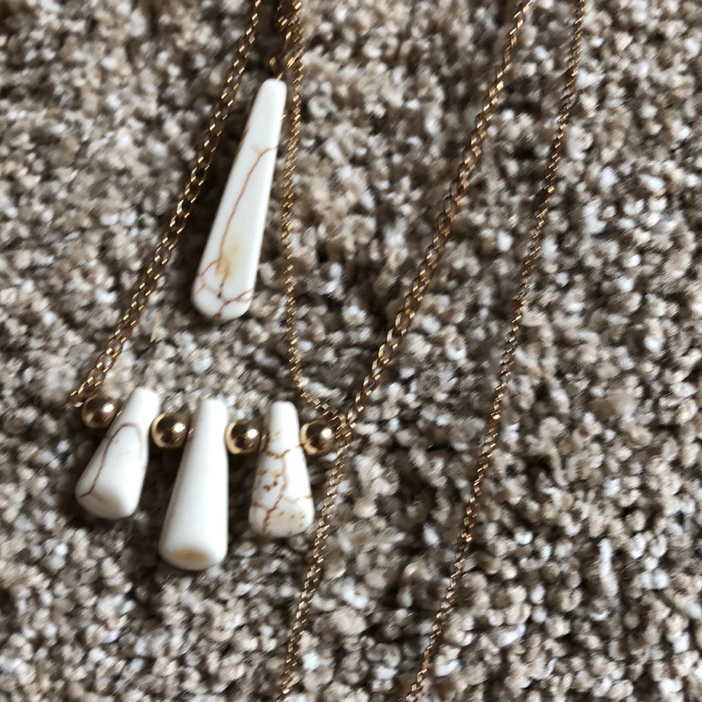 Unique white - Picture 2 of 5
